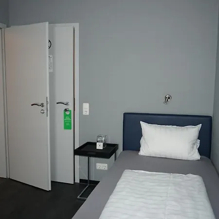 In Hotel 3*